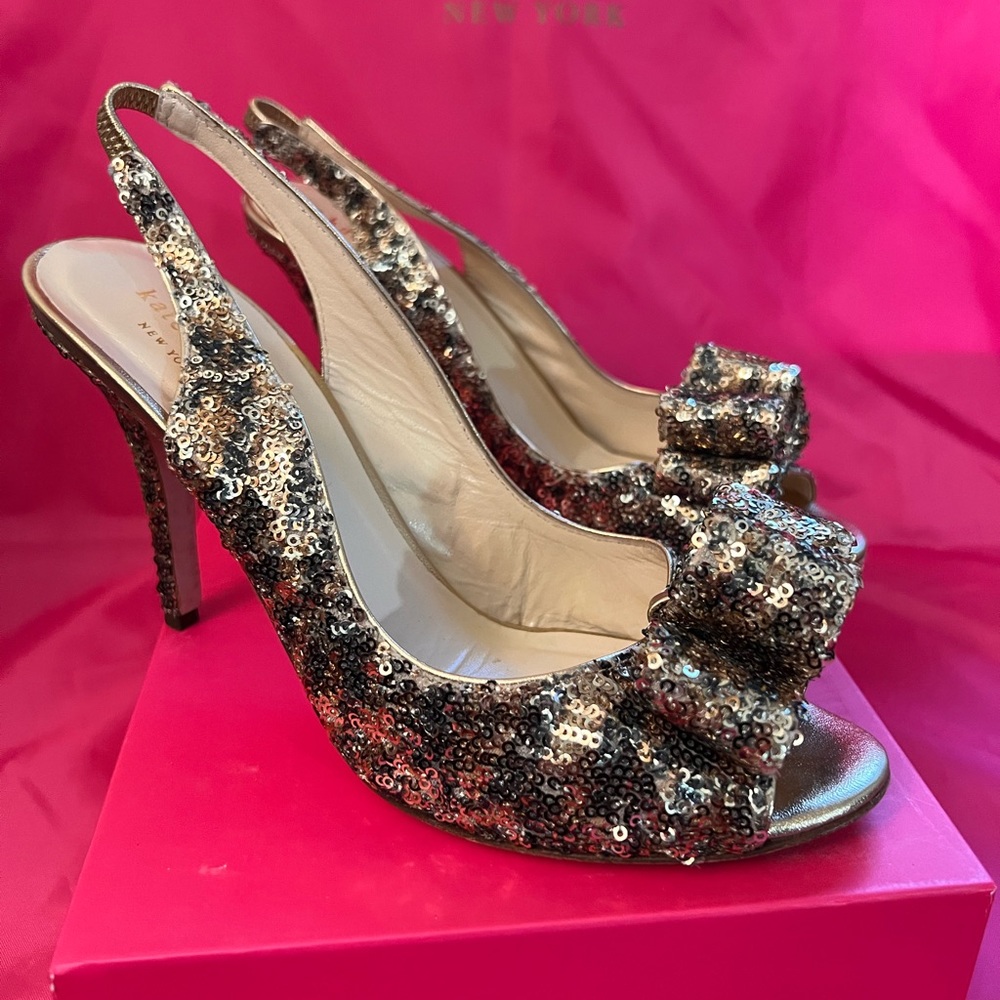 Kate spade, Italian leather with sequin and bow heels, in original packaging.